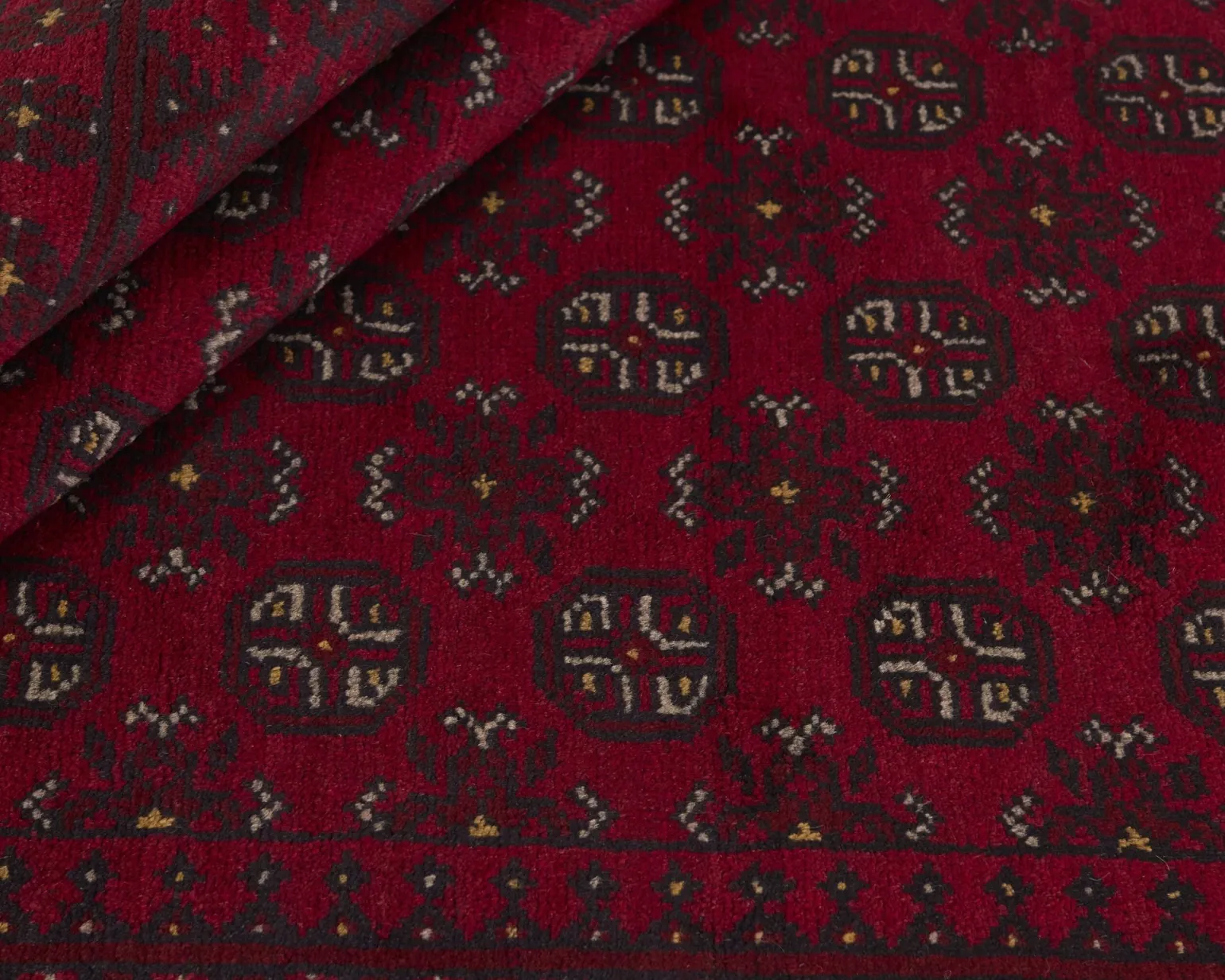 Aktscha orientalisk matta 159 x 246 cm
