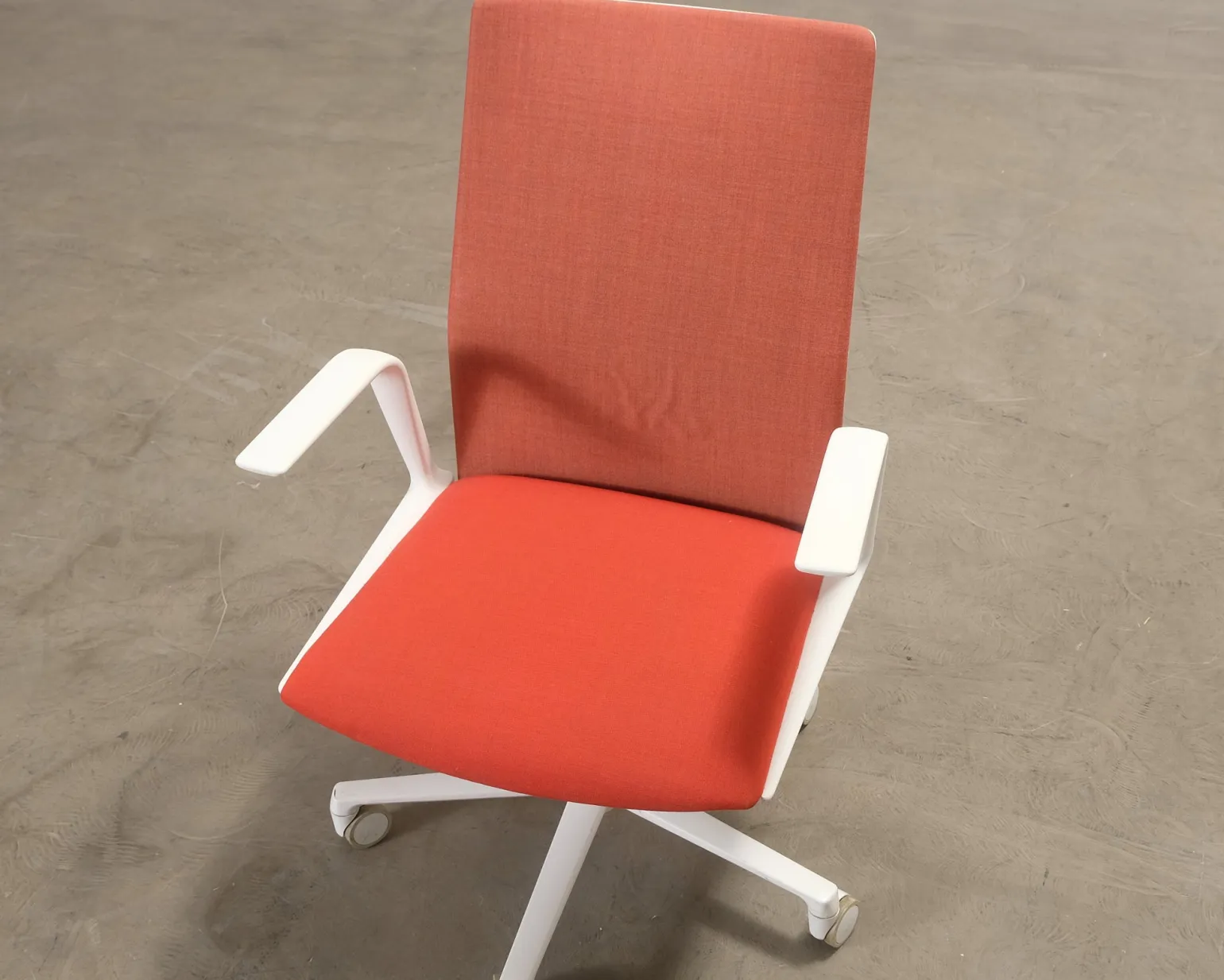 Arper Kinesit Met kontorstol orange