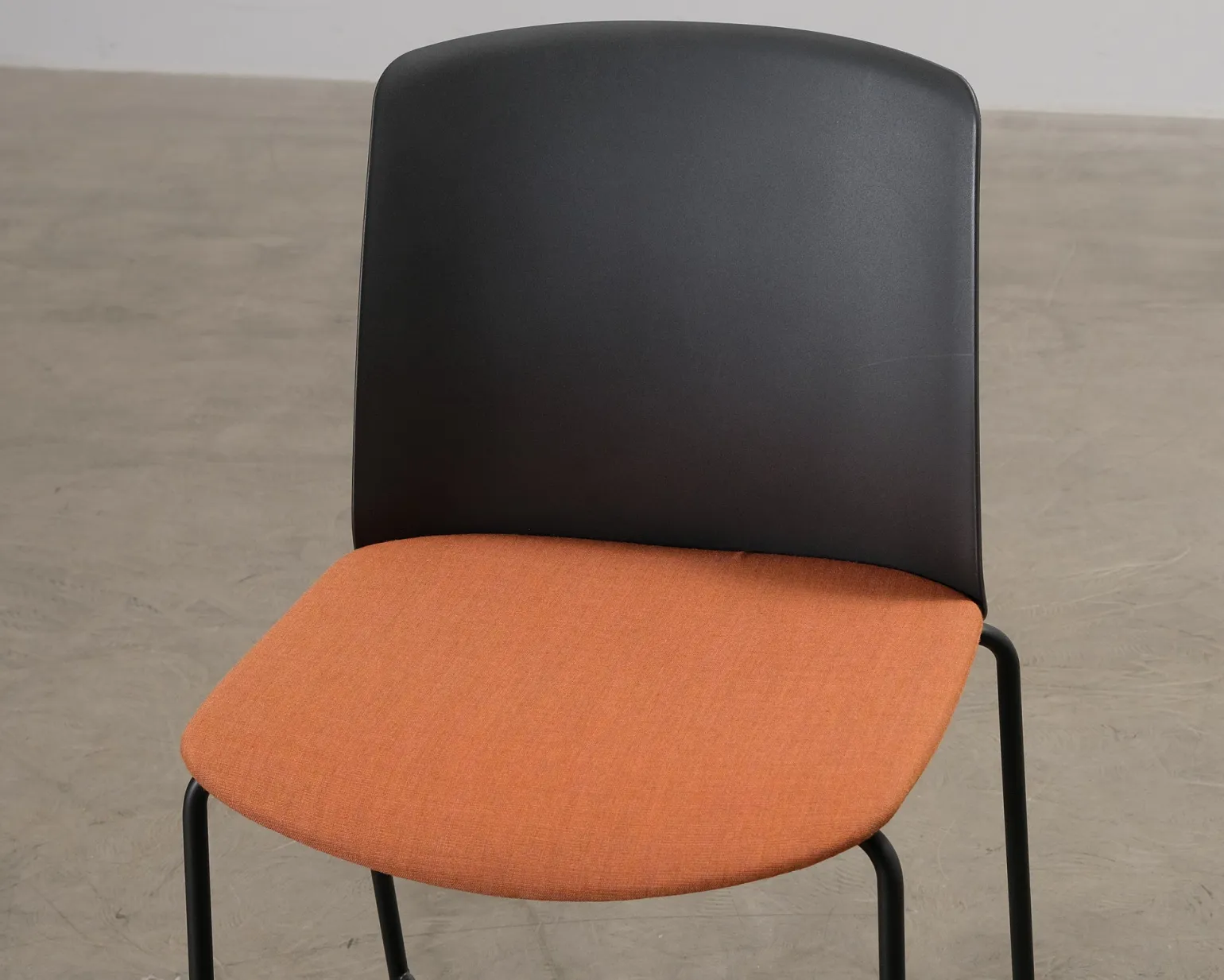 Arper Mixu barstol svart / orange