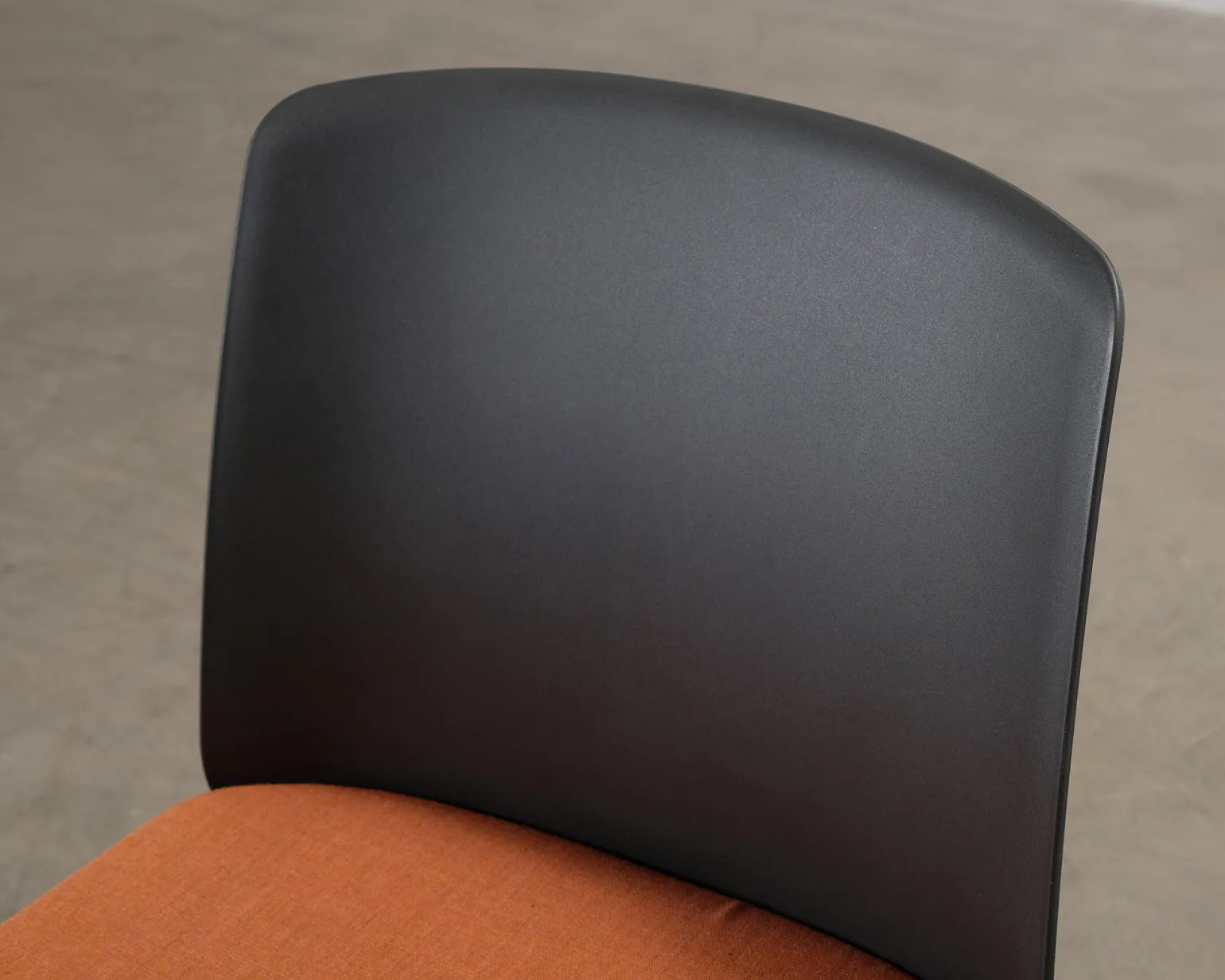 Arper Mixu barstol svart / orange