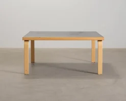 Artek Aalto 84 soffbord 120 x 120 cm björk / svart