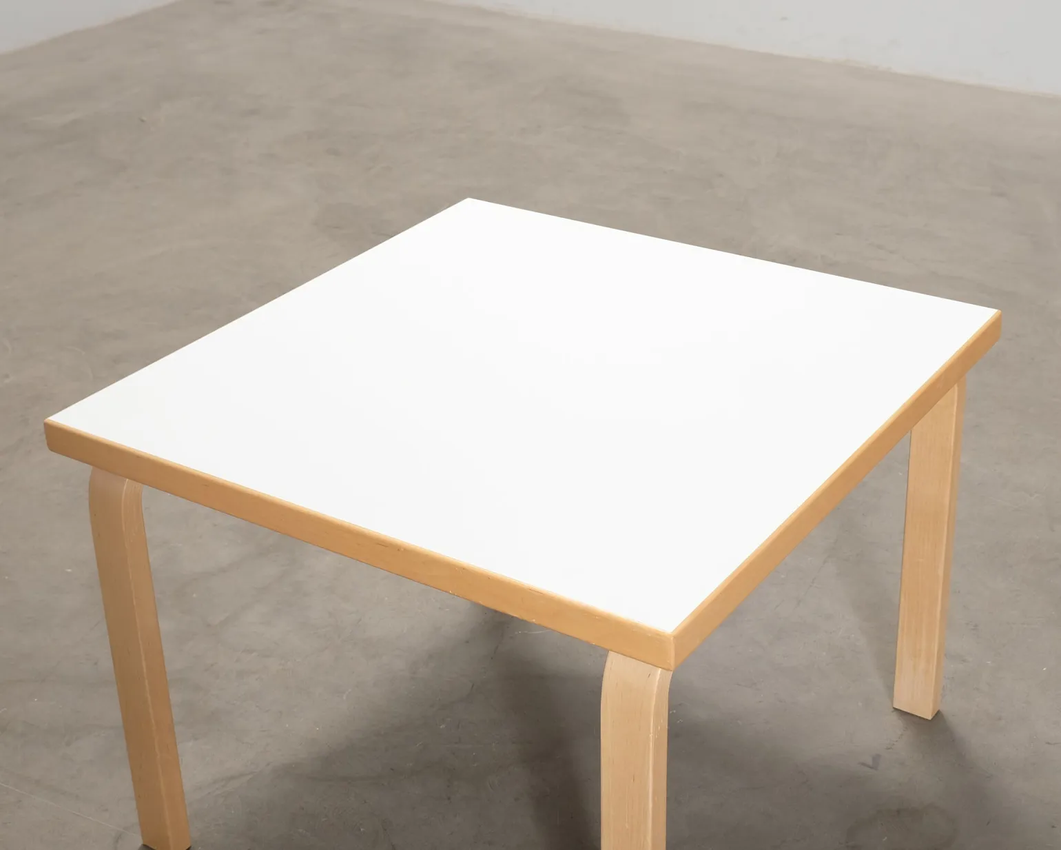 Artek barnbord 120 x 75 cm vit laminat