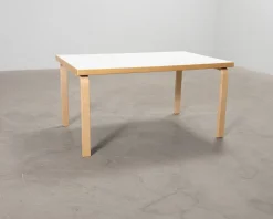Artek 81B barnbord björk / vit laminat