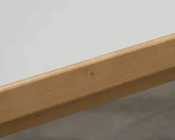 Artek 81B barnbord björk / vit laminat