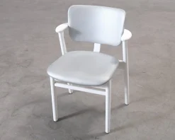 Artek Domus stol vit / silver