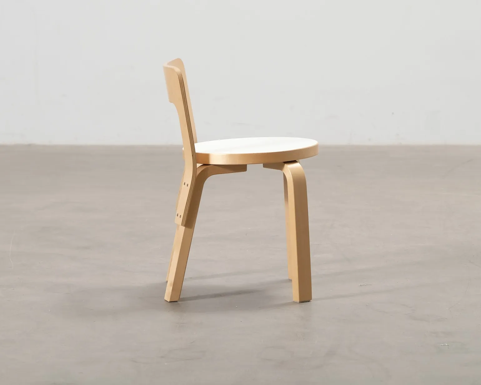 Artek N65 barnstol björk / vit laminat