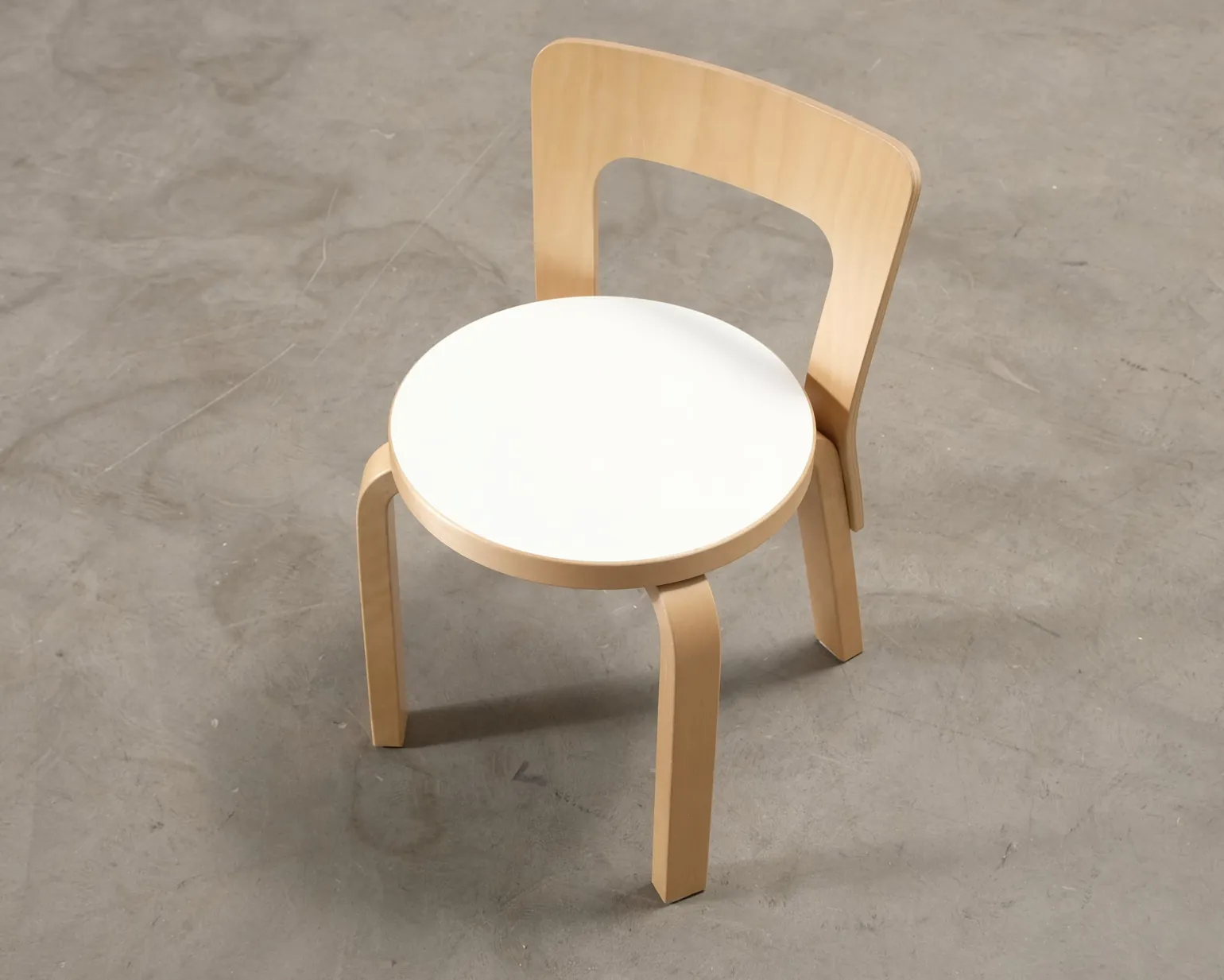 Artek N65 barnstol björk / vit laminat
