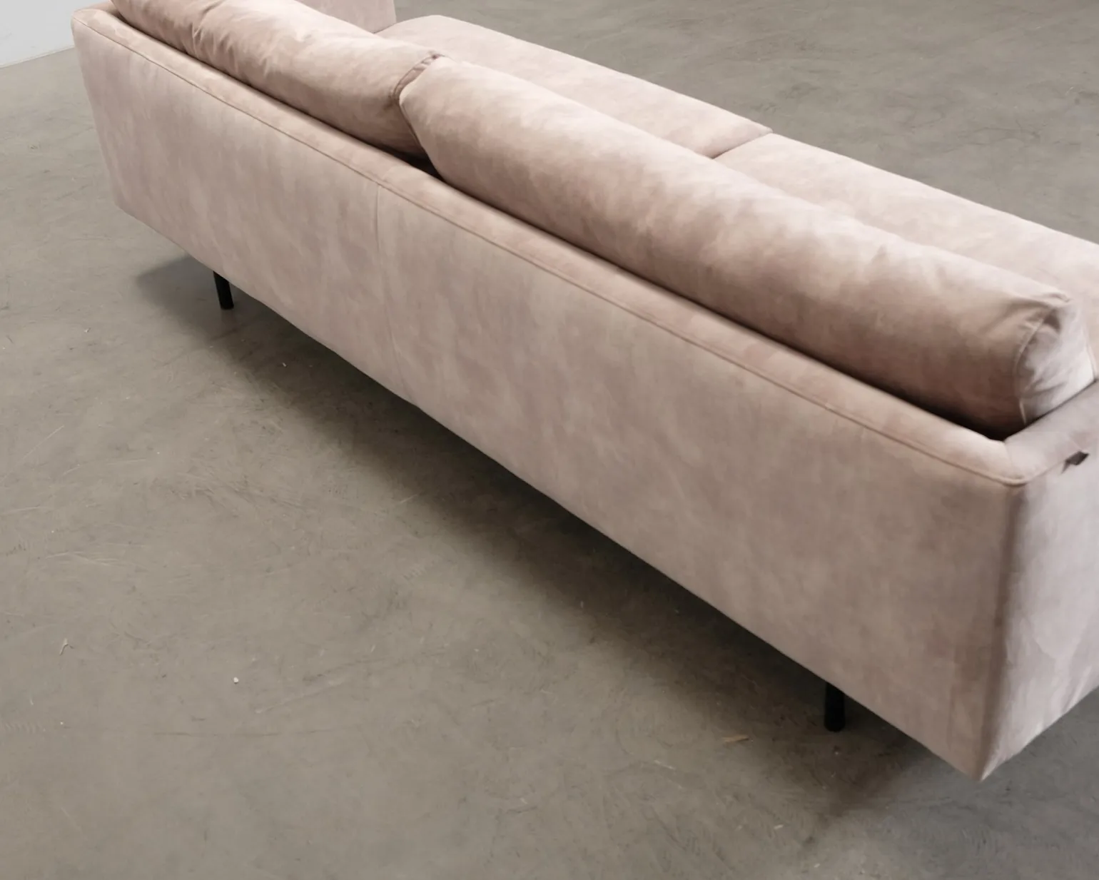 Asko Neiser Bogart 3-sits soffa ljusbeige.