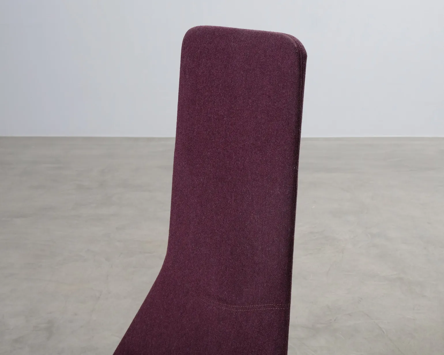 B&B Italia Lazy matstol burgundy