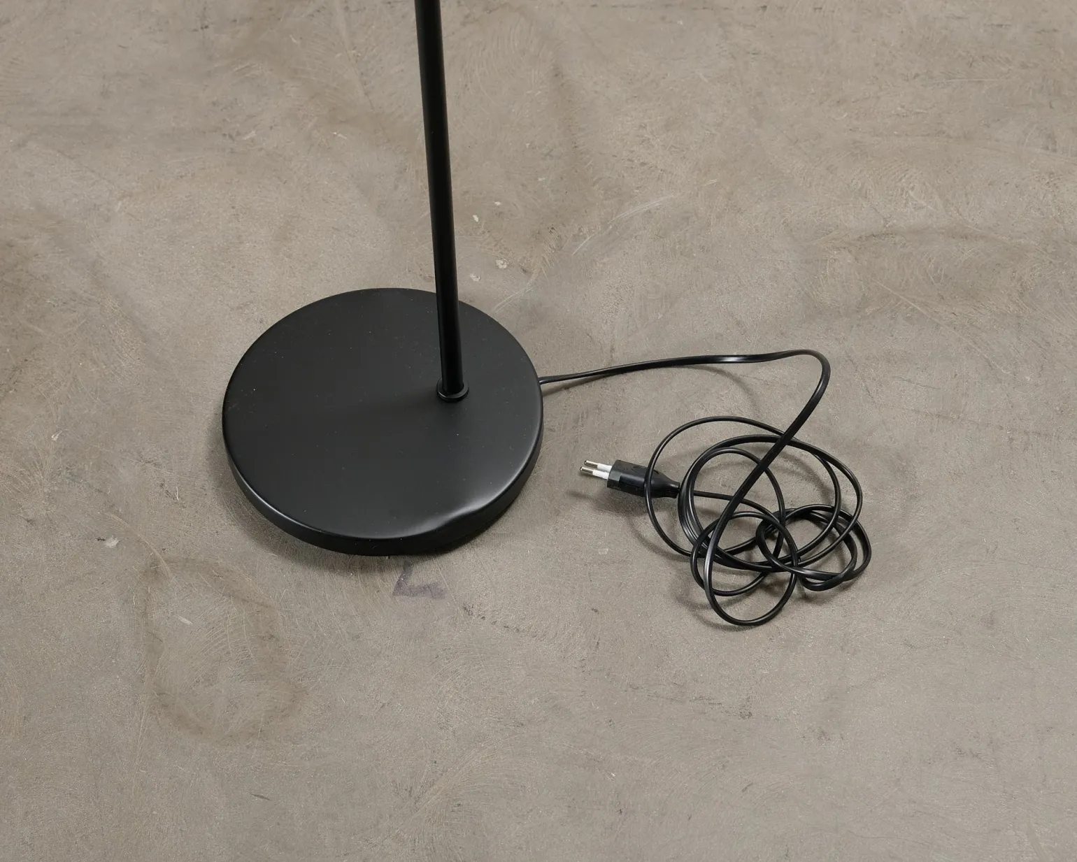 Belid Cato golvlampa svart