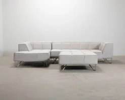 BoConcept Milos 5-sits hörnsoffa med fotpall ljusgrå
