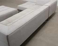 BoConcept Milos 5-sits hörnsoffa med fotpall ljusgrå