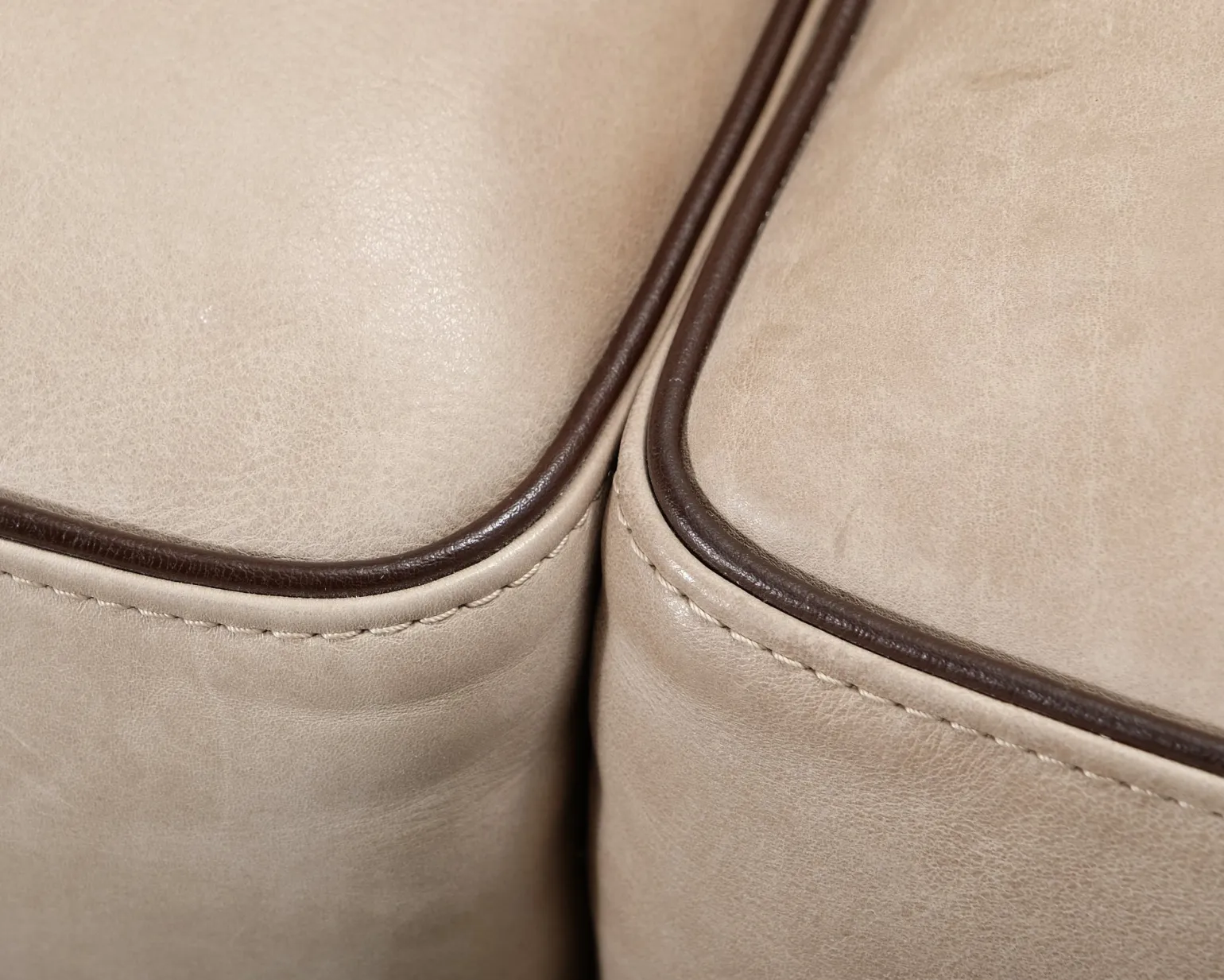 Boknäs 2,5-sits lädersoffa beige