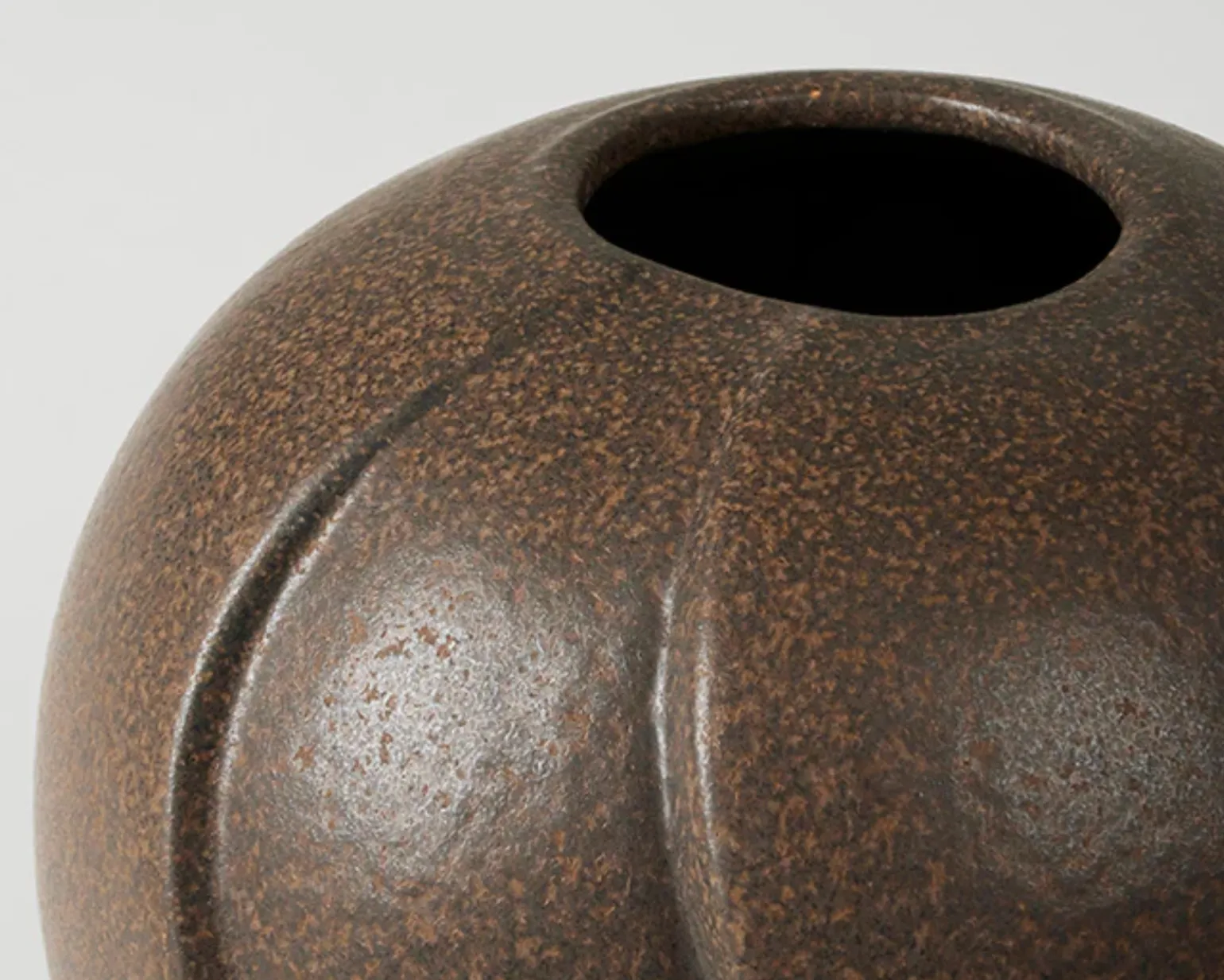 Broste Copenhagen Leda vas antique brown