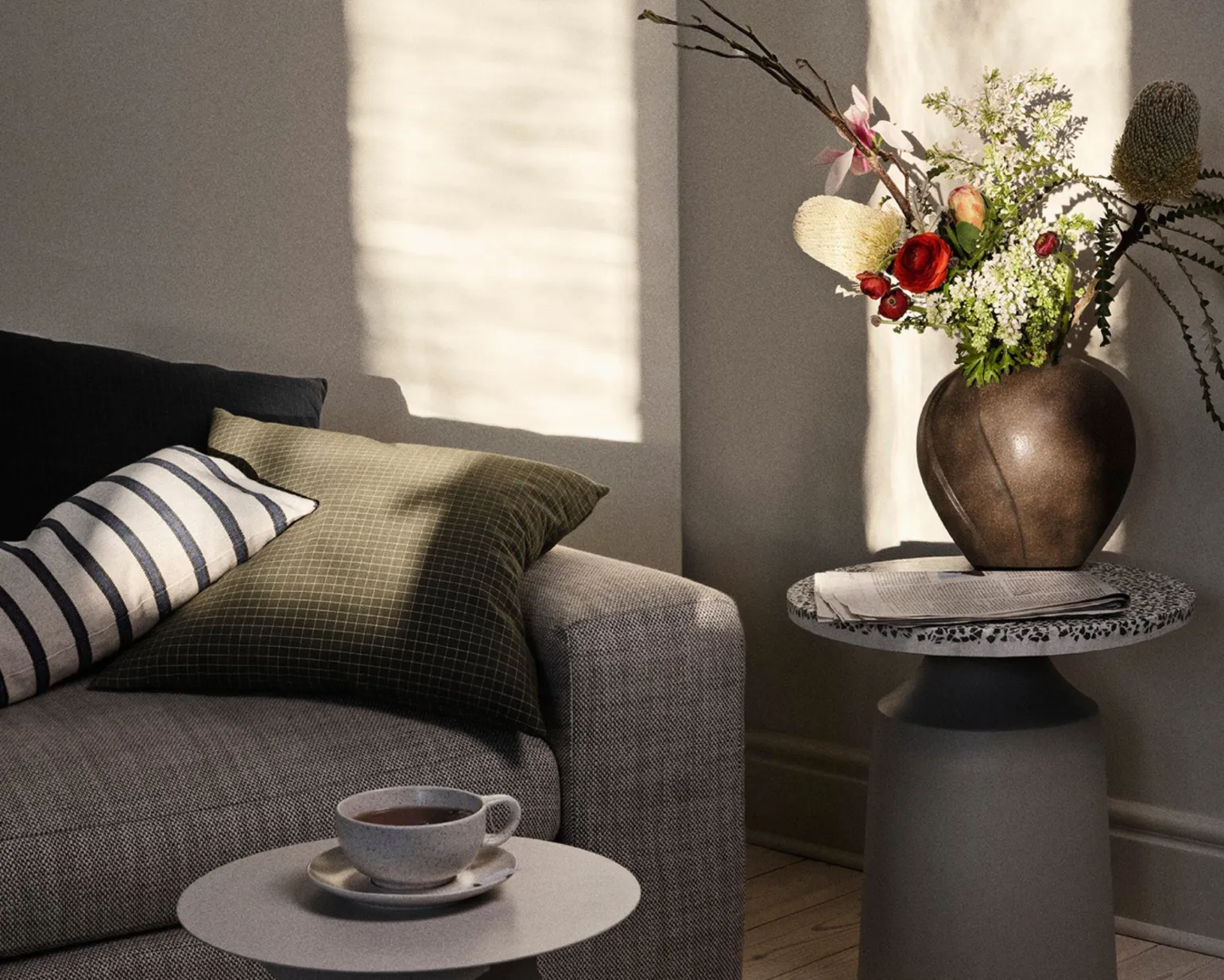 Broste Copenhagen Leda vas antique brown