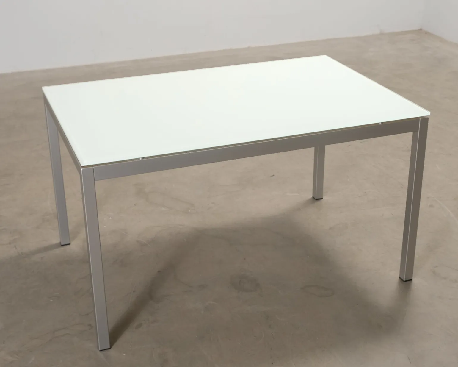 Calligaris matbord med glasskiva