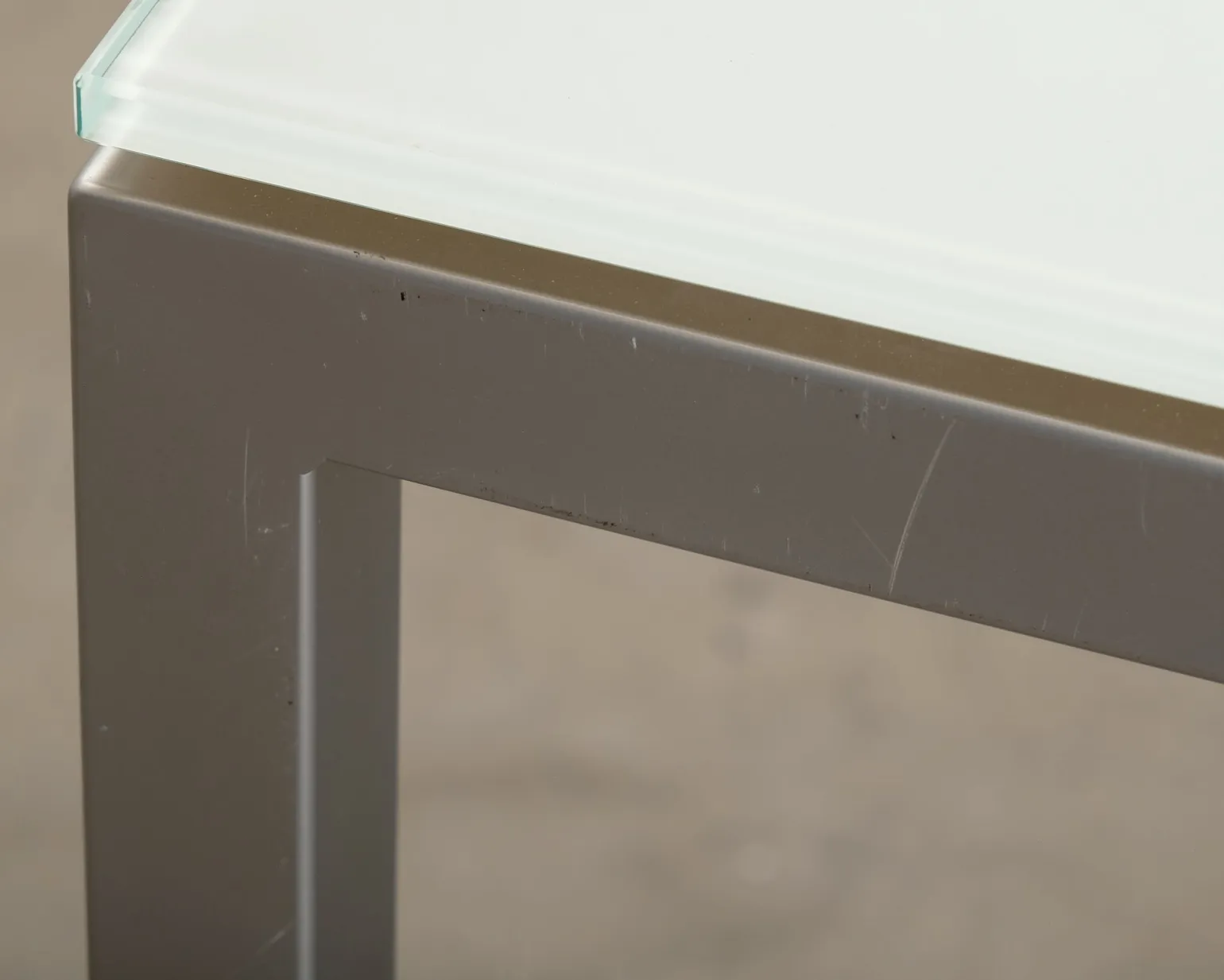 Calligaris matbord med glasskiva