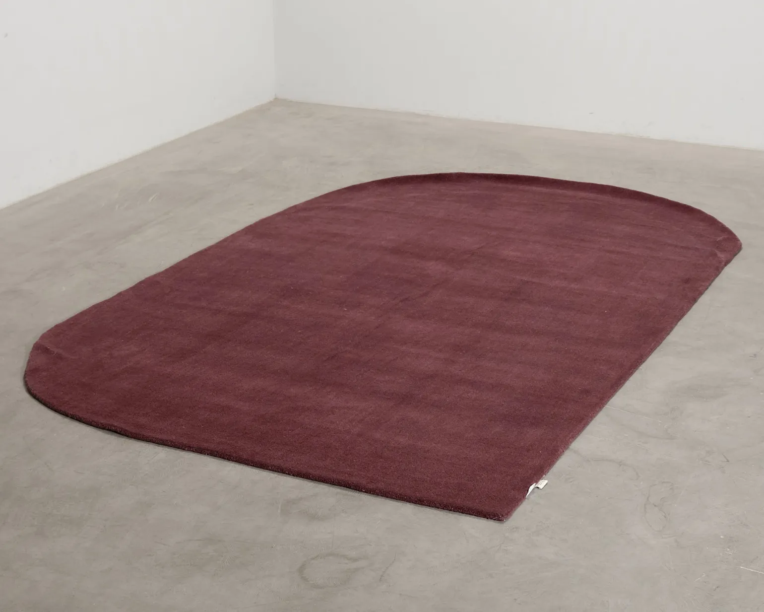 Classic Collection Contour ullmatta 200 x 300 cm vinröd