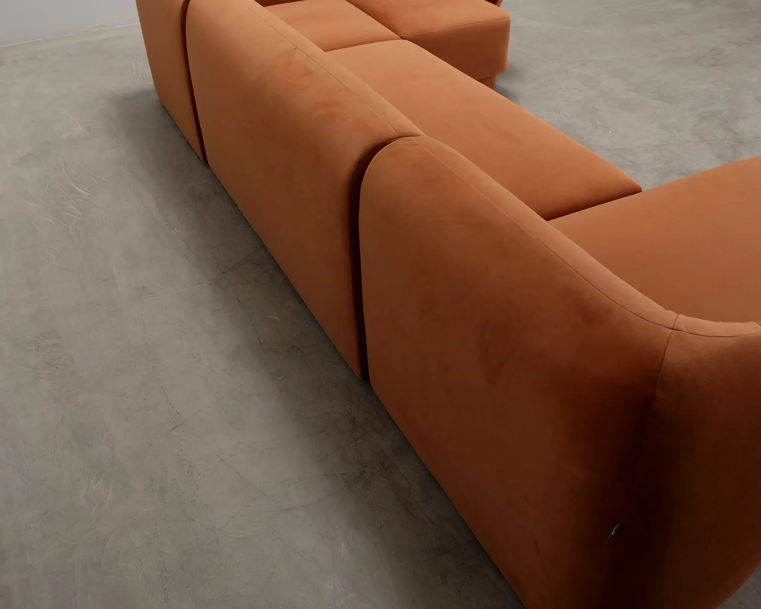 CXL by Christian Lacroix Louis hörnsoffa med divan terrakotta
