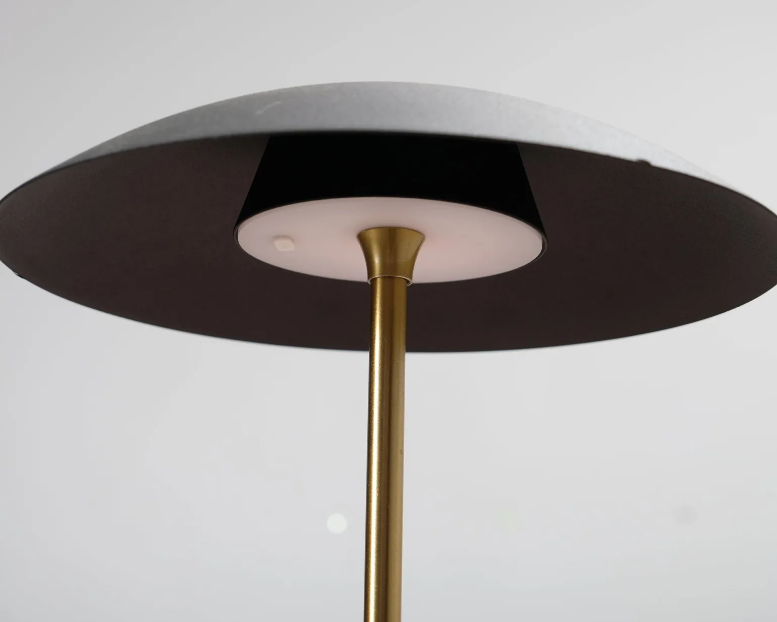 Dyberg Larsen Moon bordslampa svart
