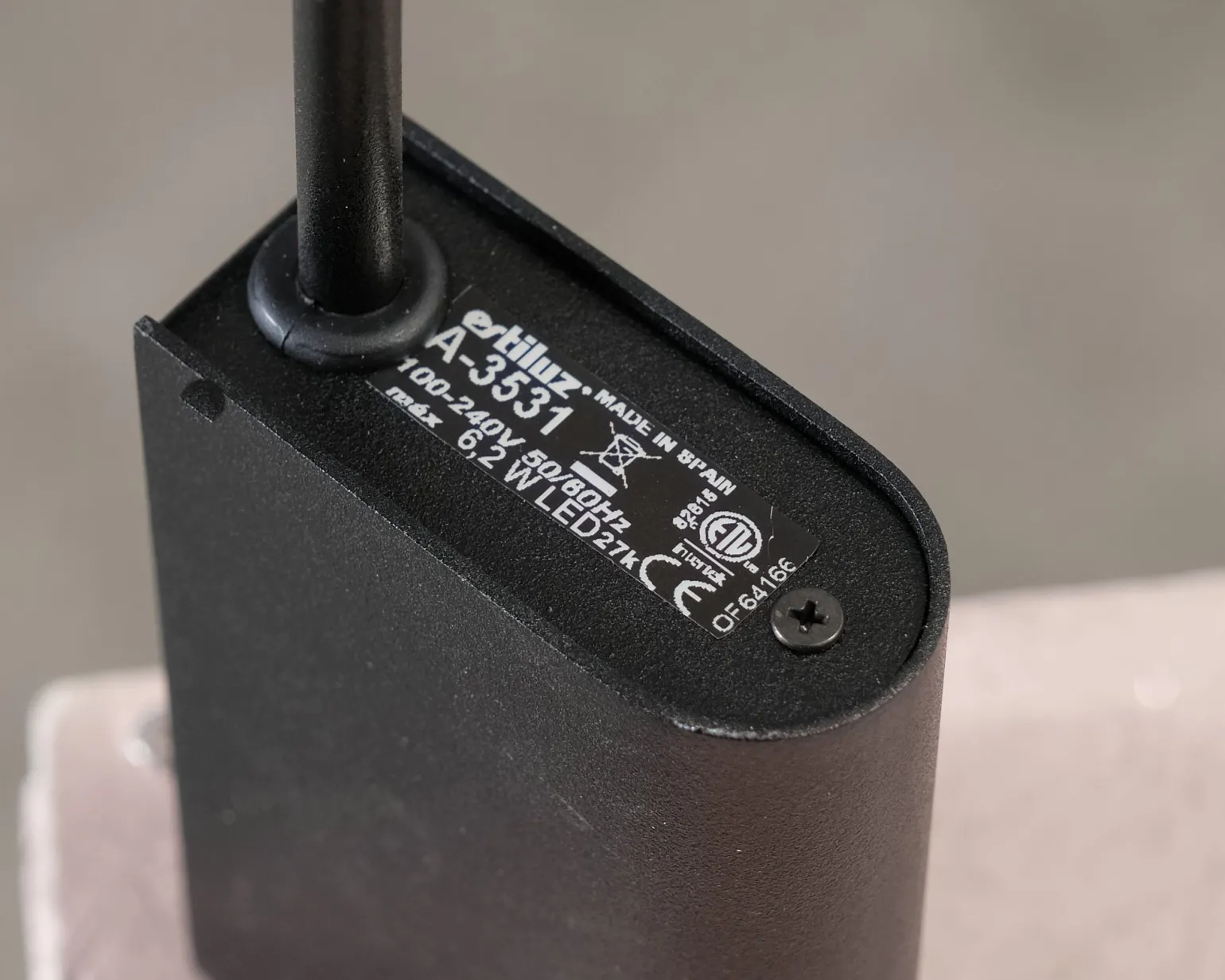 Estiluz Volta A-3531 vägglampa svart / mässing