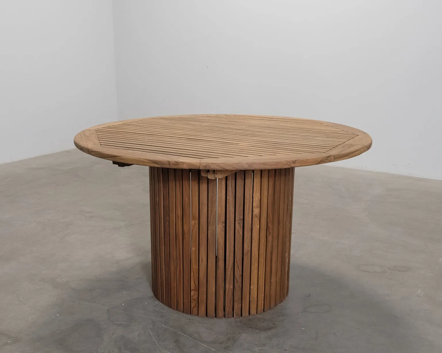 FeelDesign Circle förlängningsbart trädgårdsbord 130-180 cm