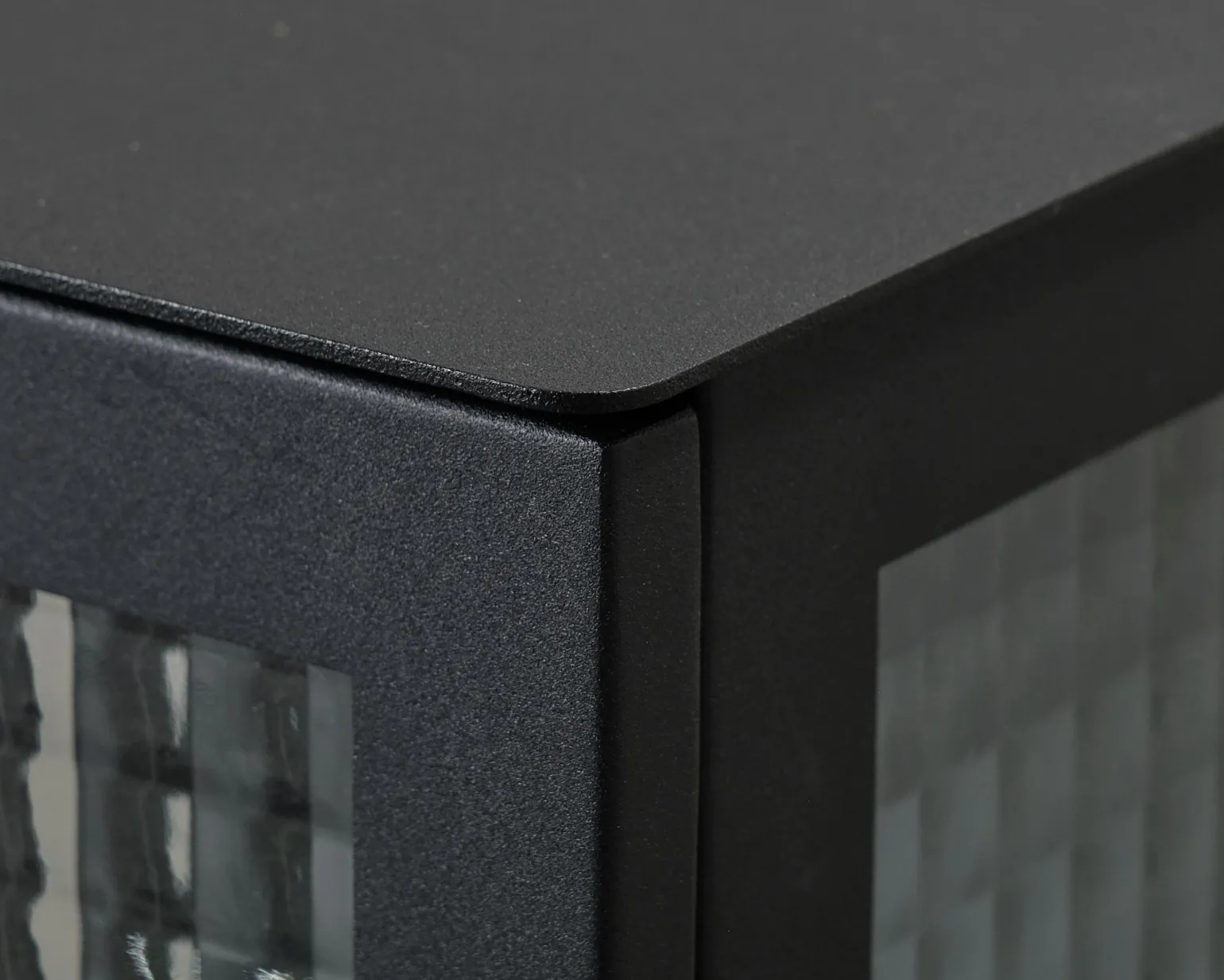 FeelDesign Cliff nattduksbord svart