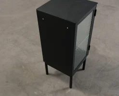 FeelDesign Cliff nattduksbord svart