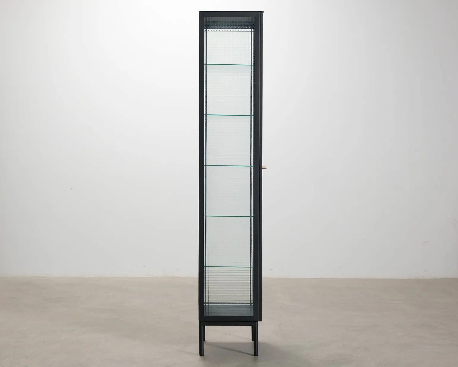 FeelDesign Cliff vitrin svart