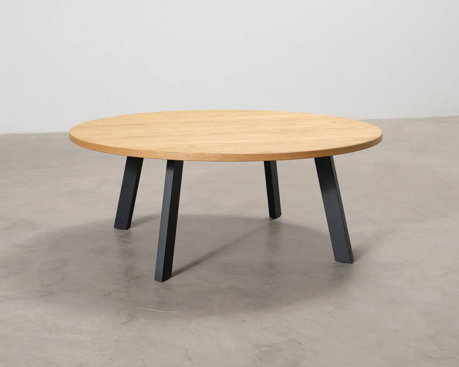 FeelDesign Freddy soffbord ø 115 cm oak / svart