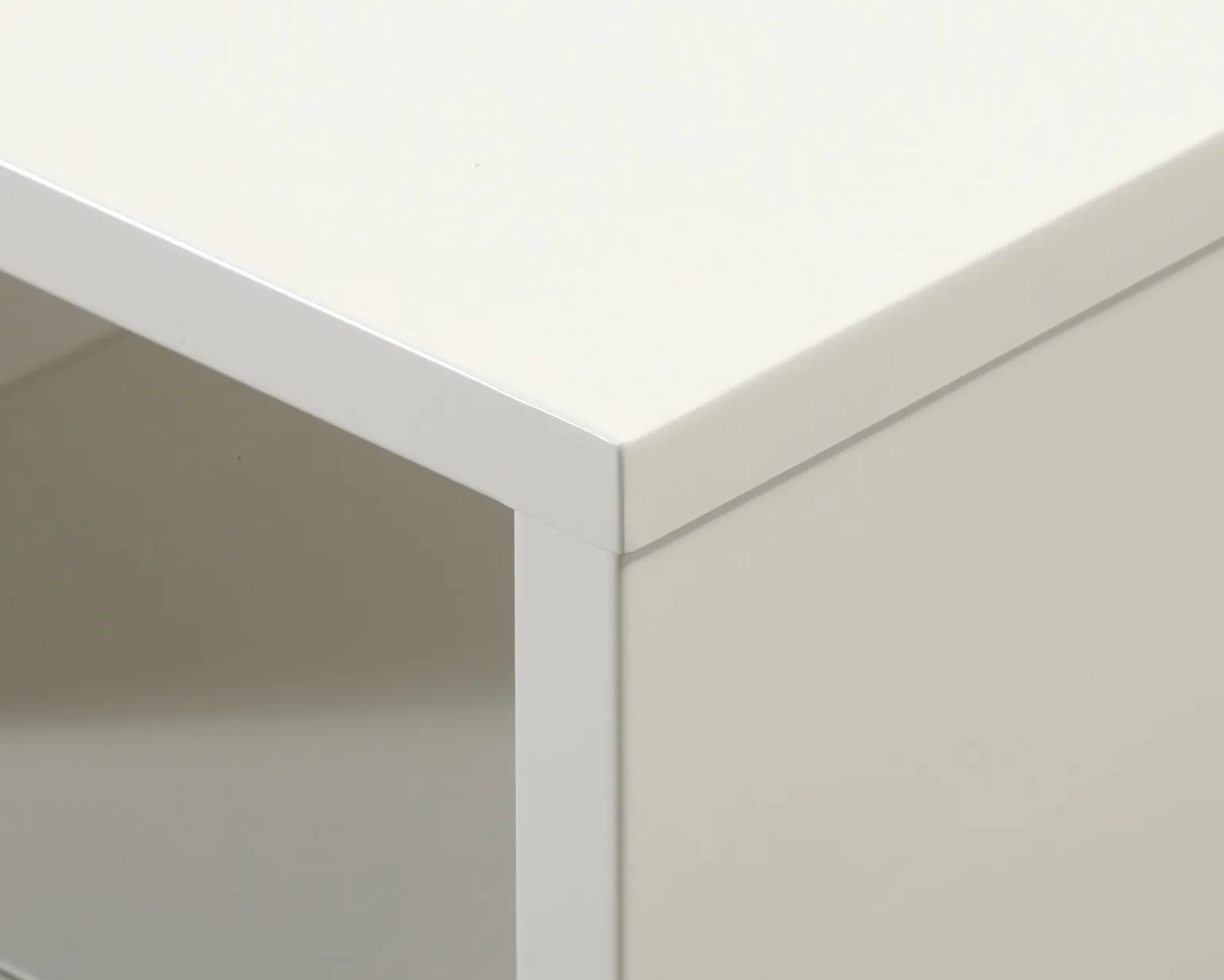 FeelDesign Plate nattduksbord vit