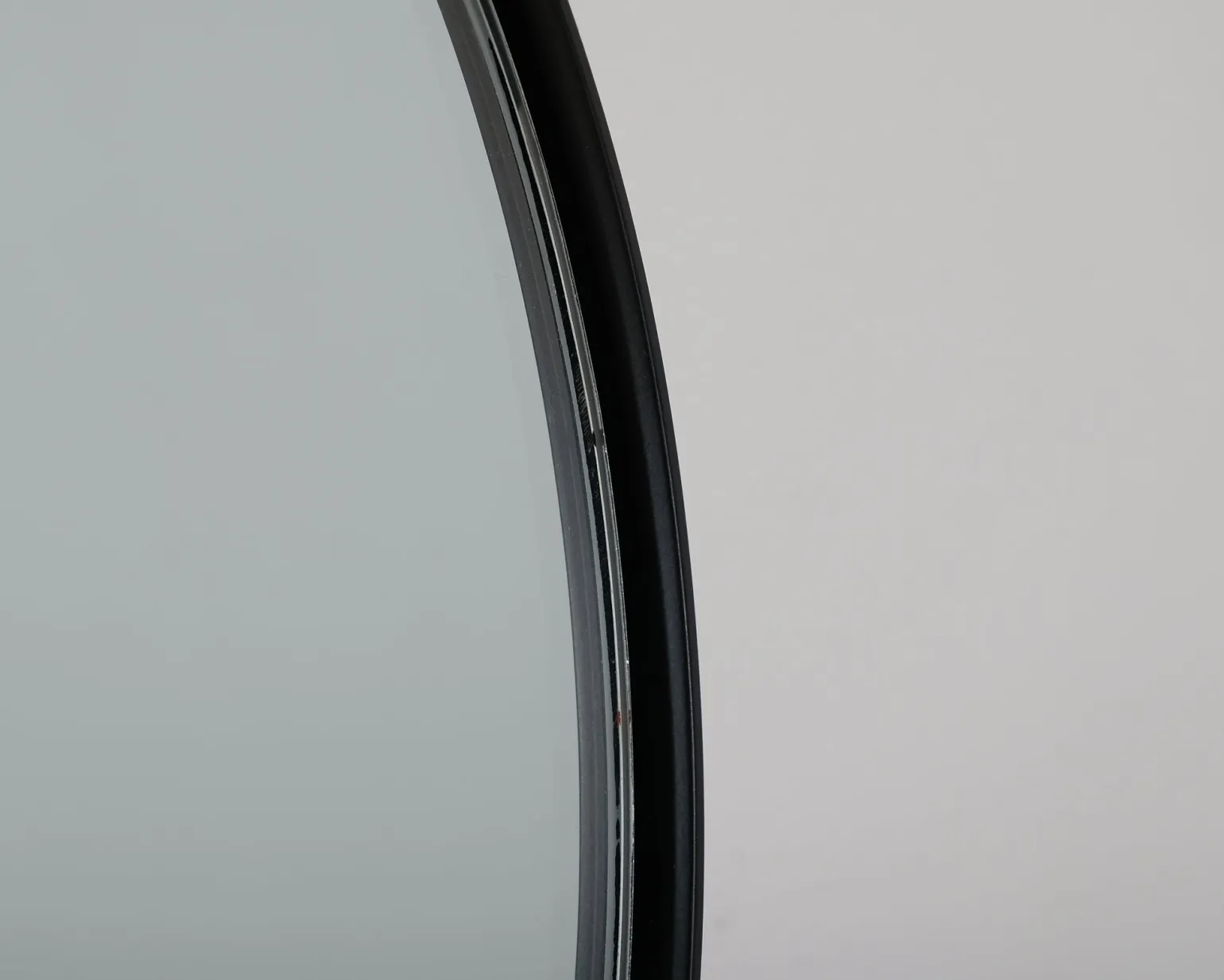 FeelDesign Reflect spegel ø 40 cm svart