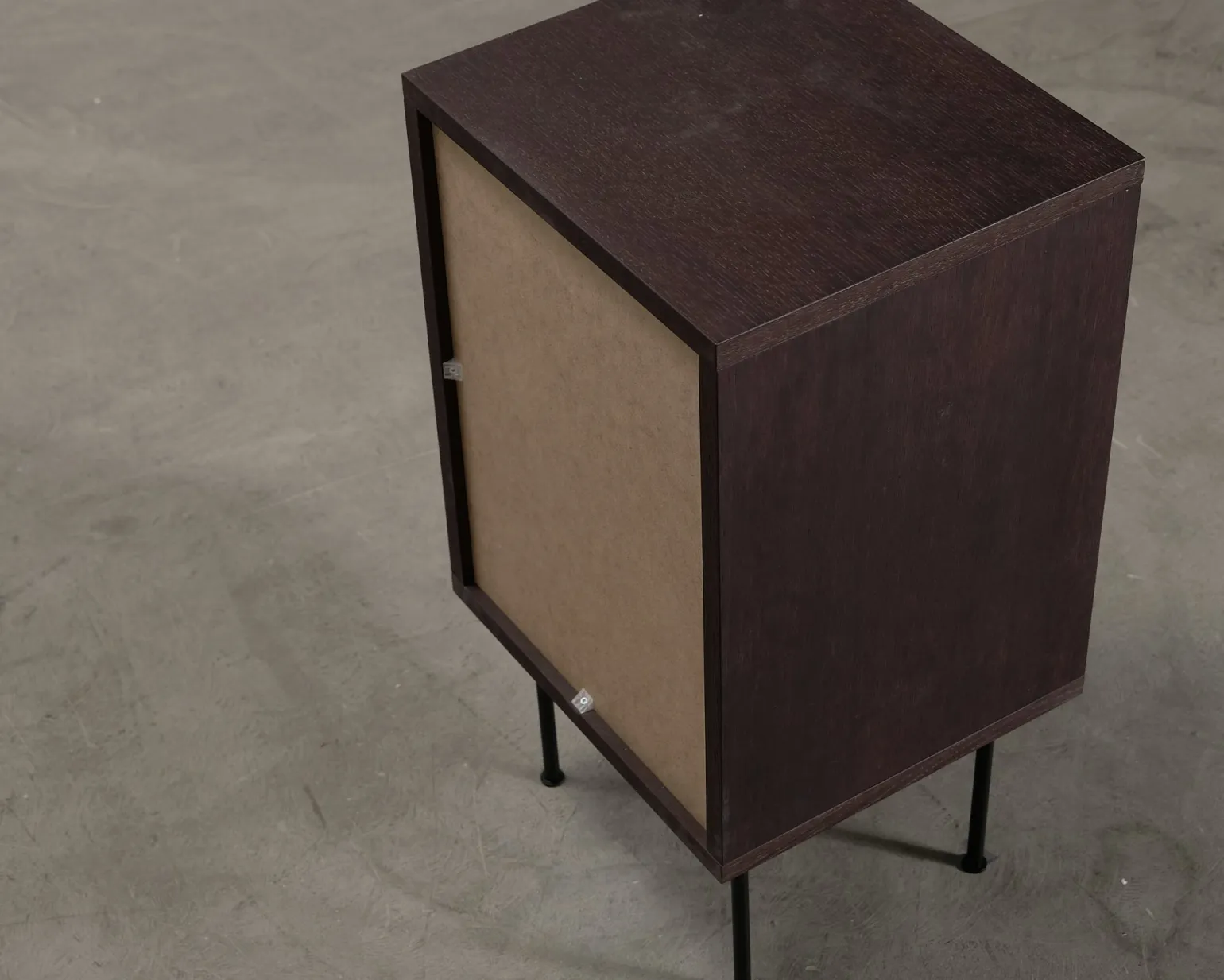 FeelDesign Straight nattduksbord svart / mörkbrun