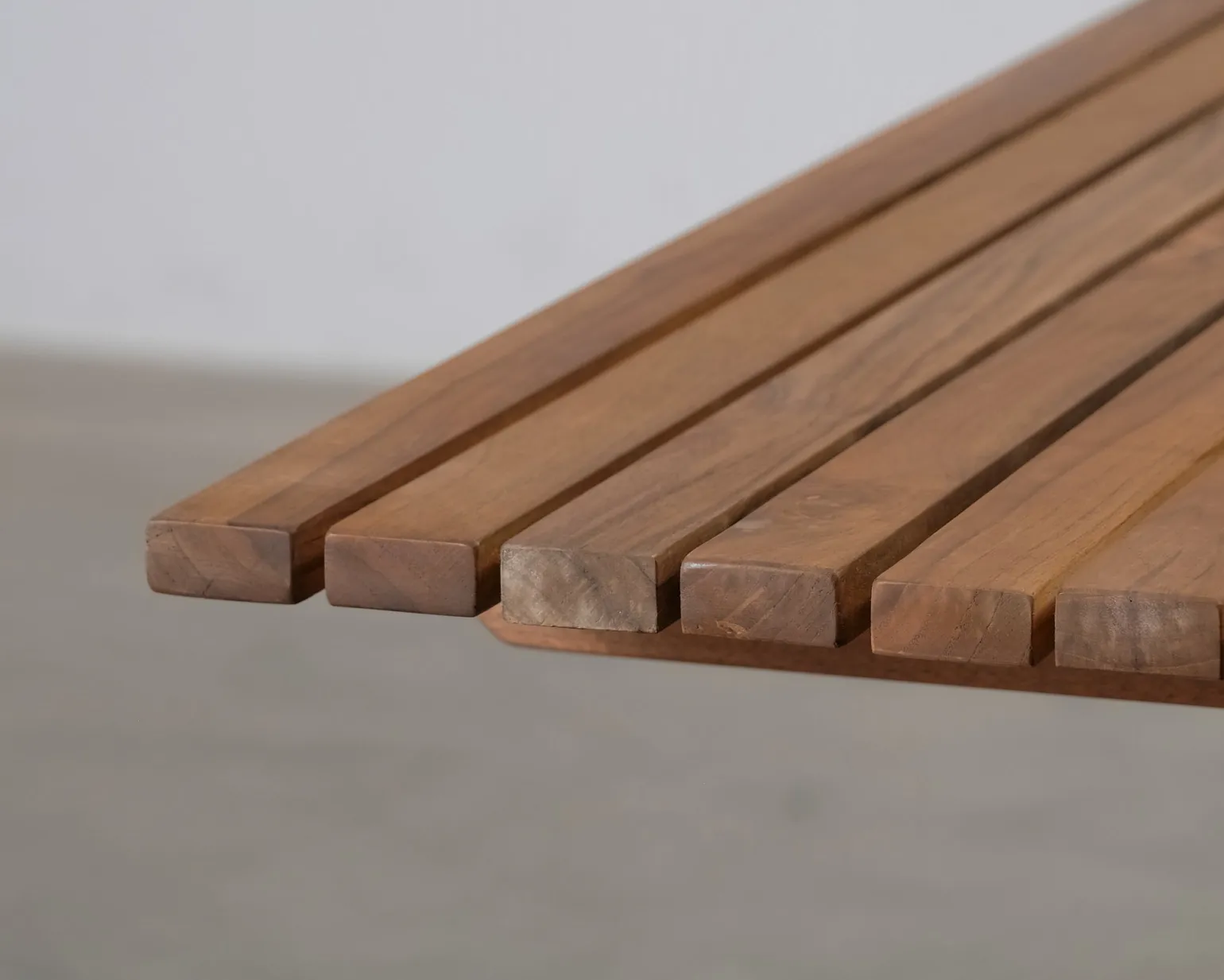 FeelDesign Stripe trädgårdsbord teak