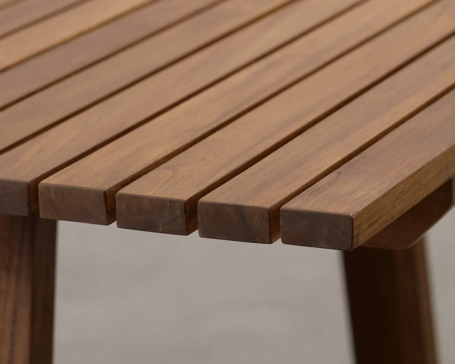 FeelDesign Stripe trädgårdsbord teak