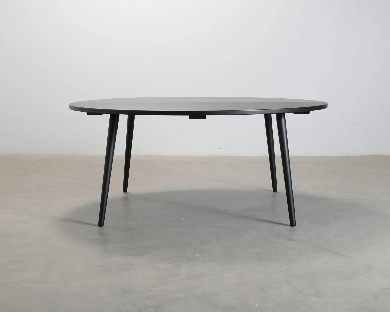 FeelDesign Table 1 matbord ø 180 cm svart