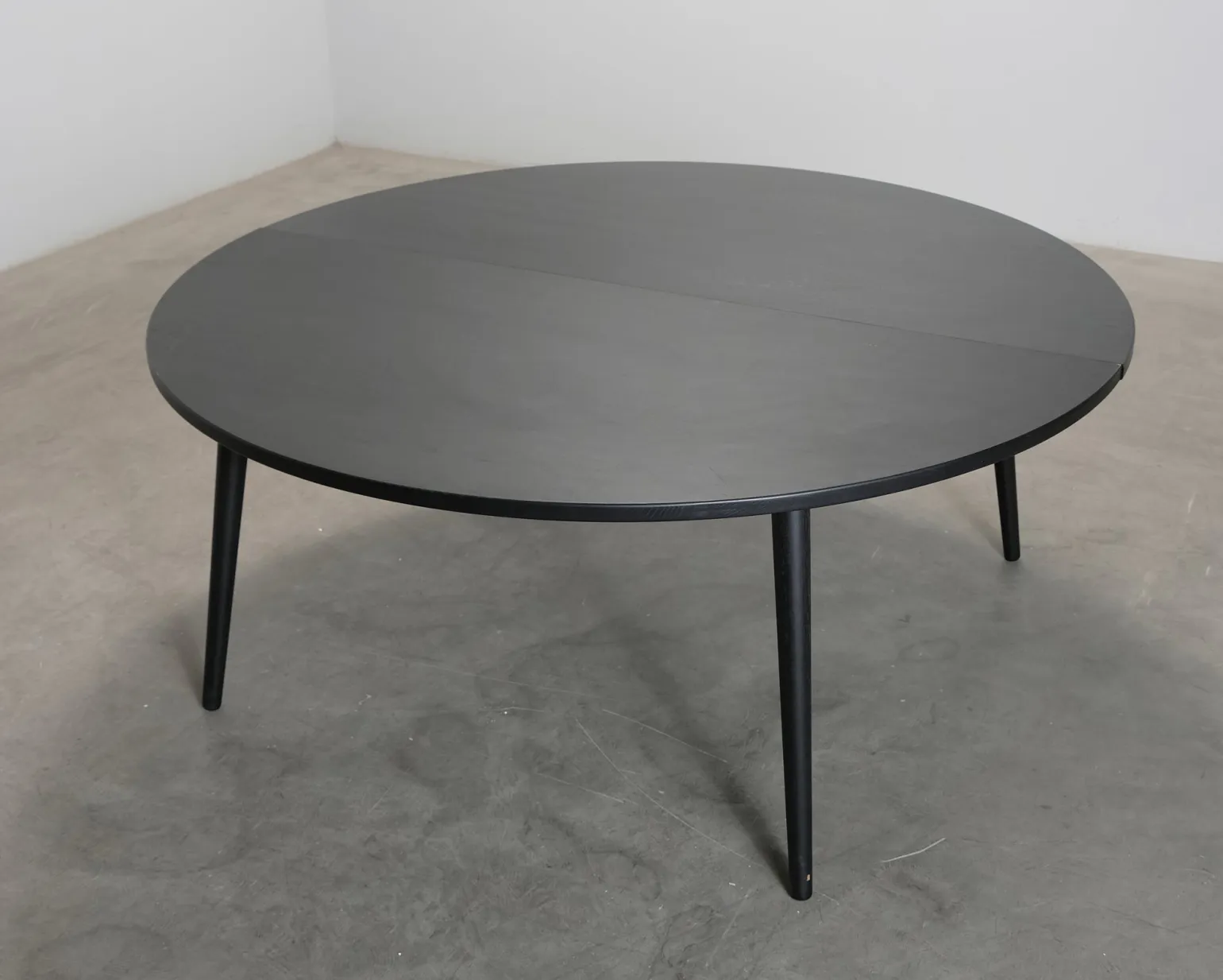 FeelDesign Table 1 matbord ø 180 cm svart