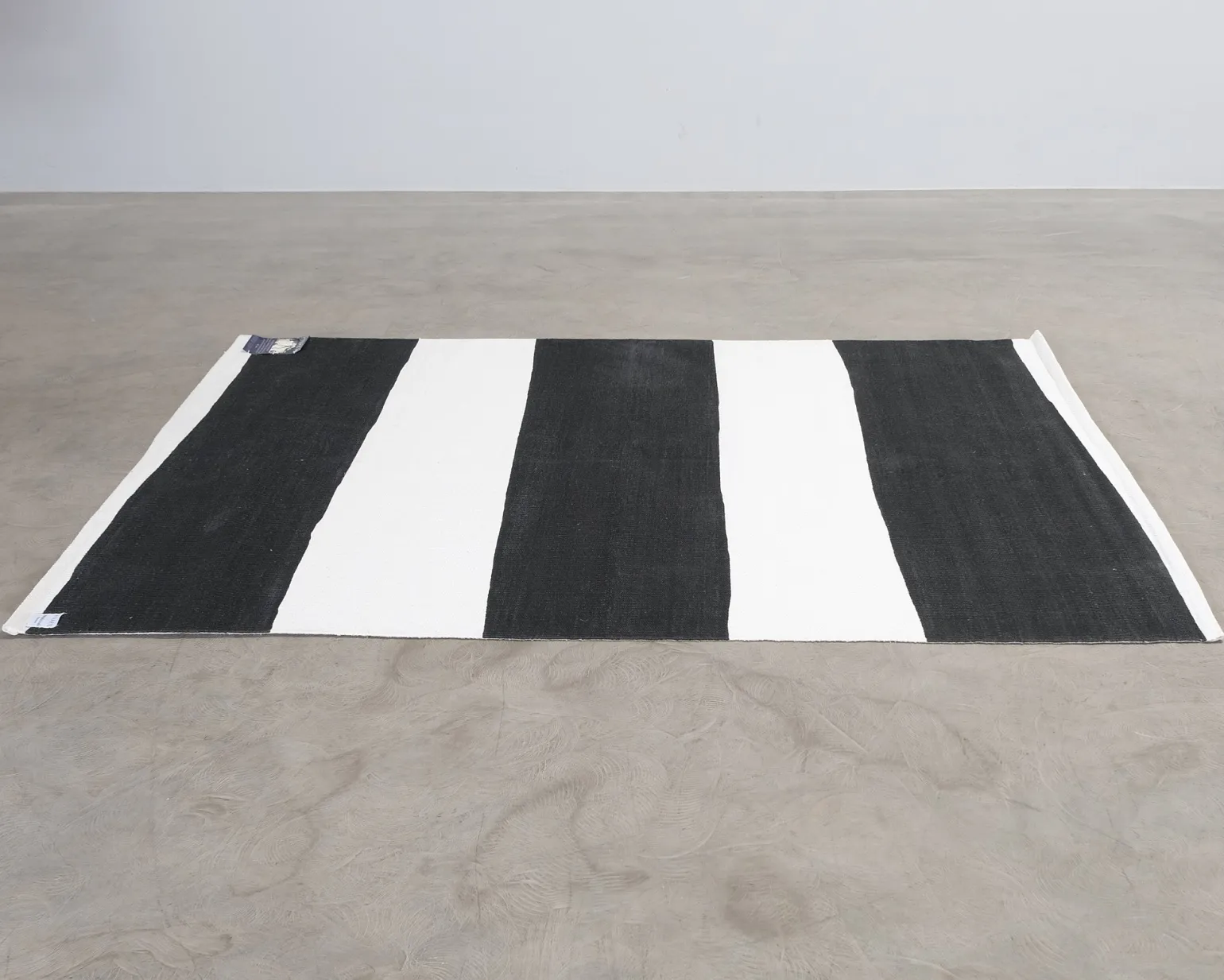 Finarte Stripe matta svart 140 x 200 cm