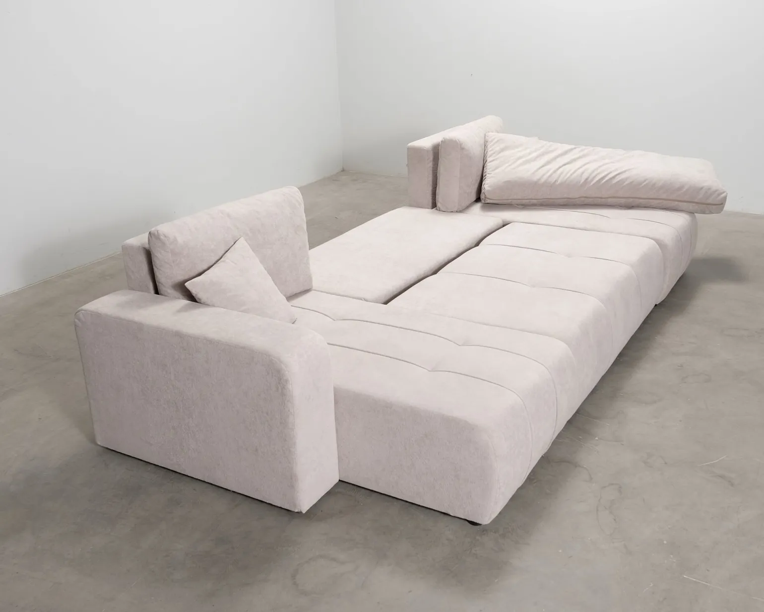 Flo 4-sits bäddsoffa med divan beige
