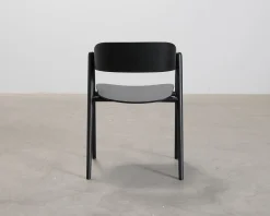 Forms & Objects Hennie matstol svart