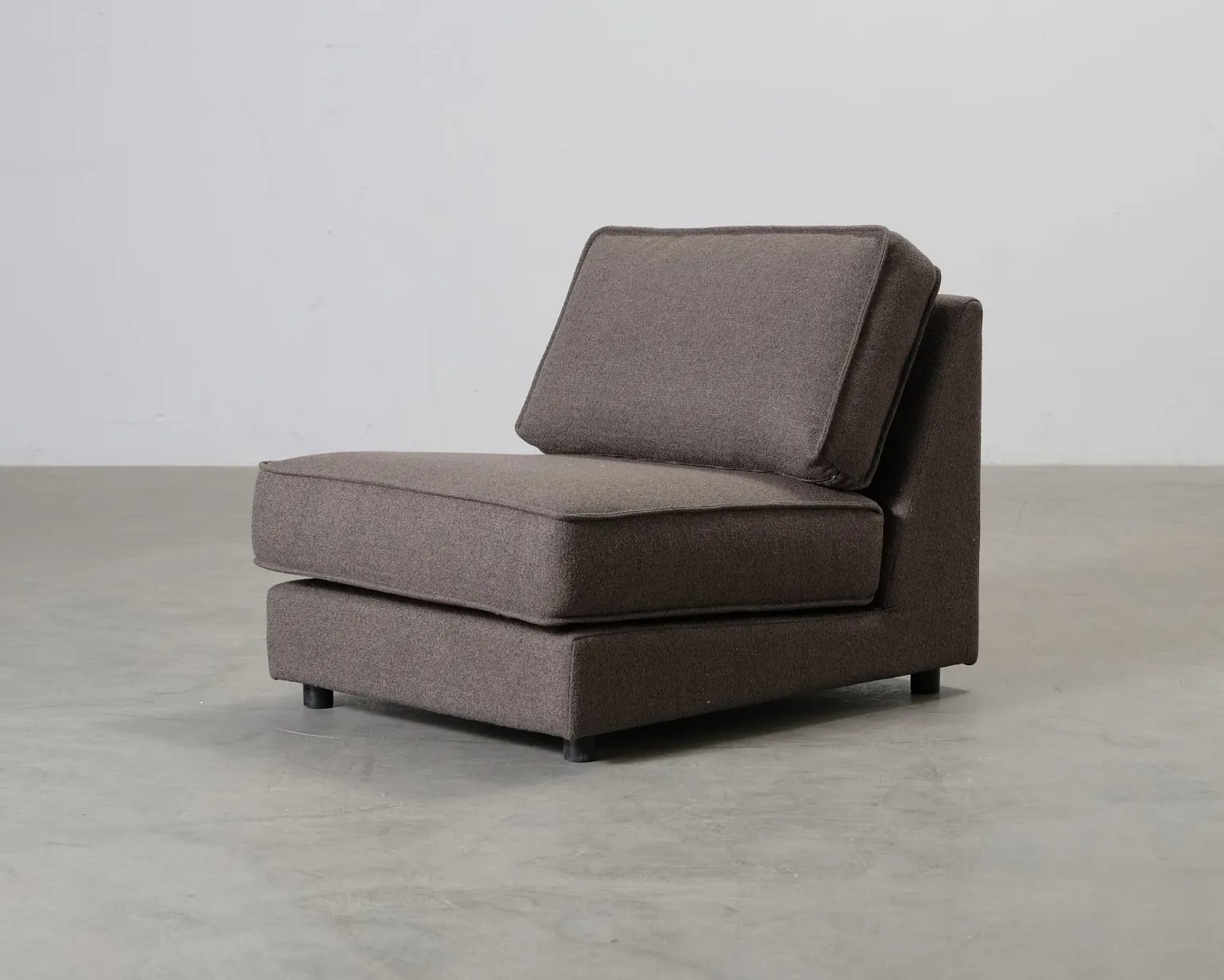 Forms & Objects Olivia fåtölj brun