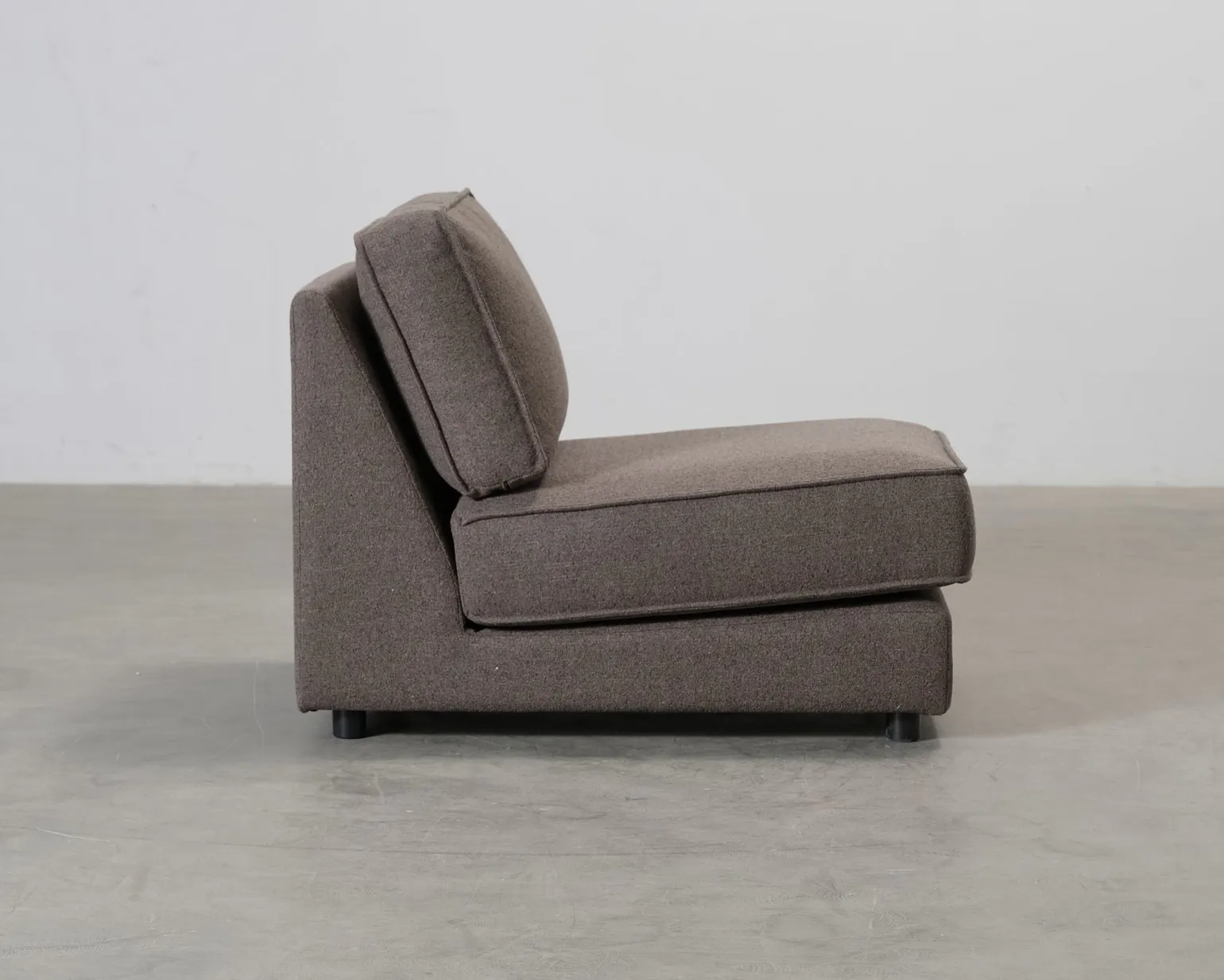 Forms & Objects Olivia fåtölj brun