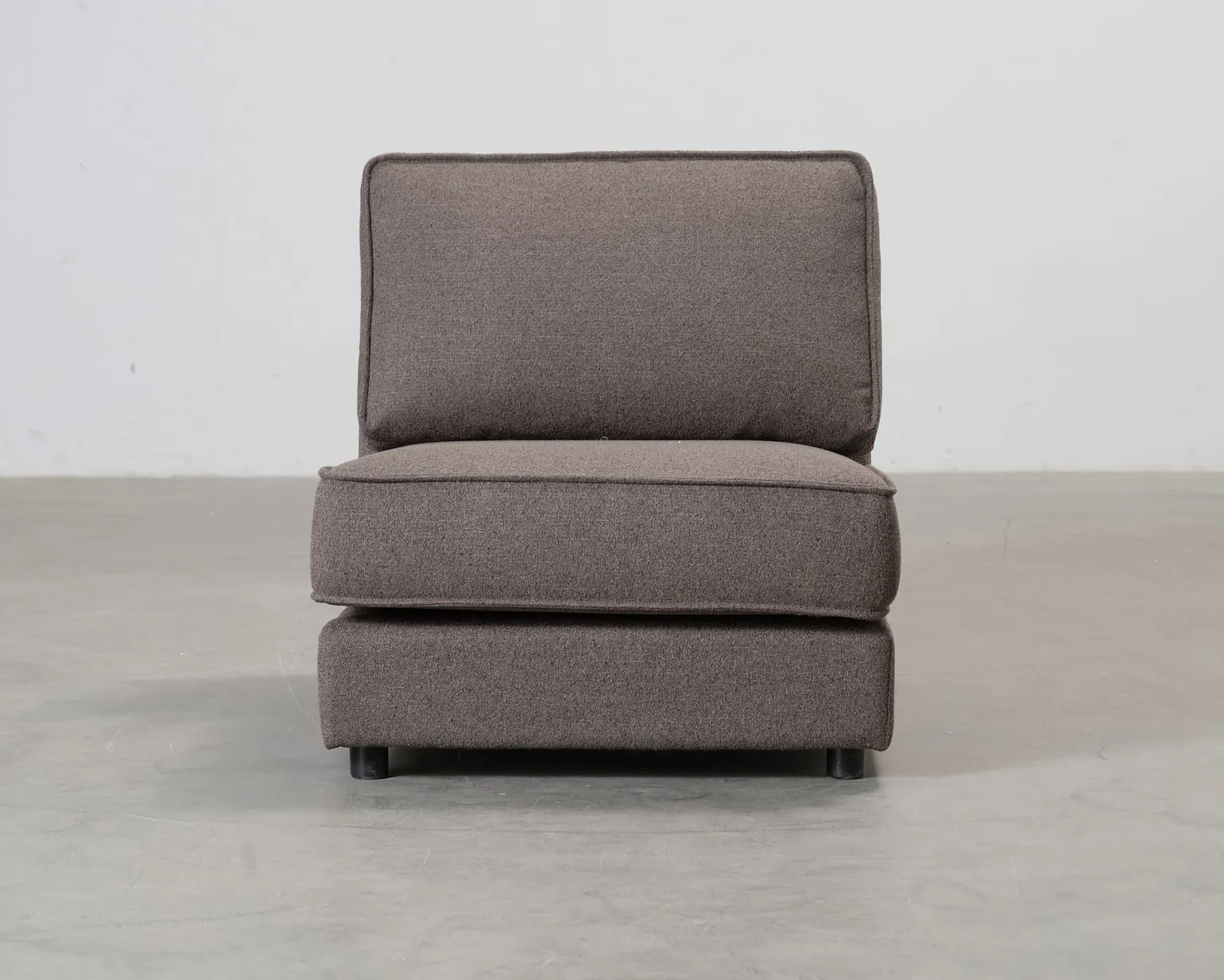 Forms & Objects Olivia fåtölj brun