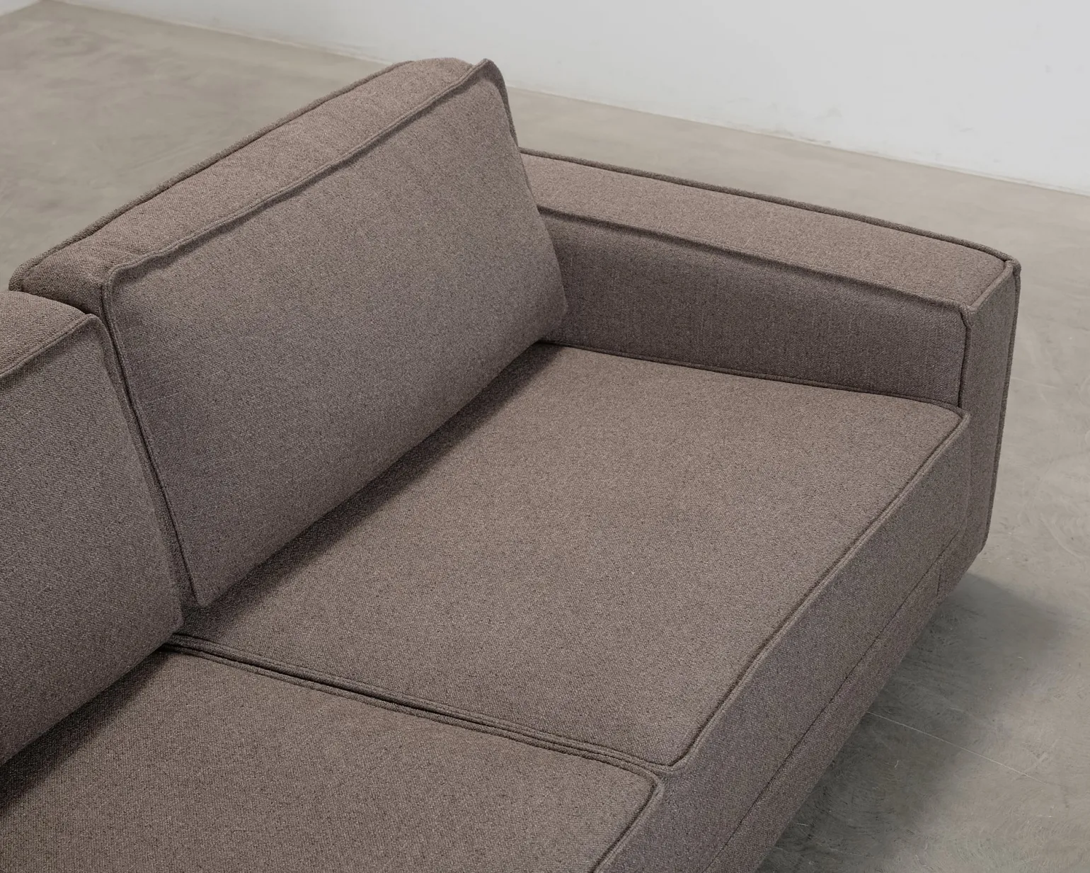 Forms & Objects Olivia 3-sits soffa brun