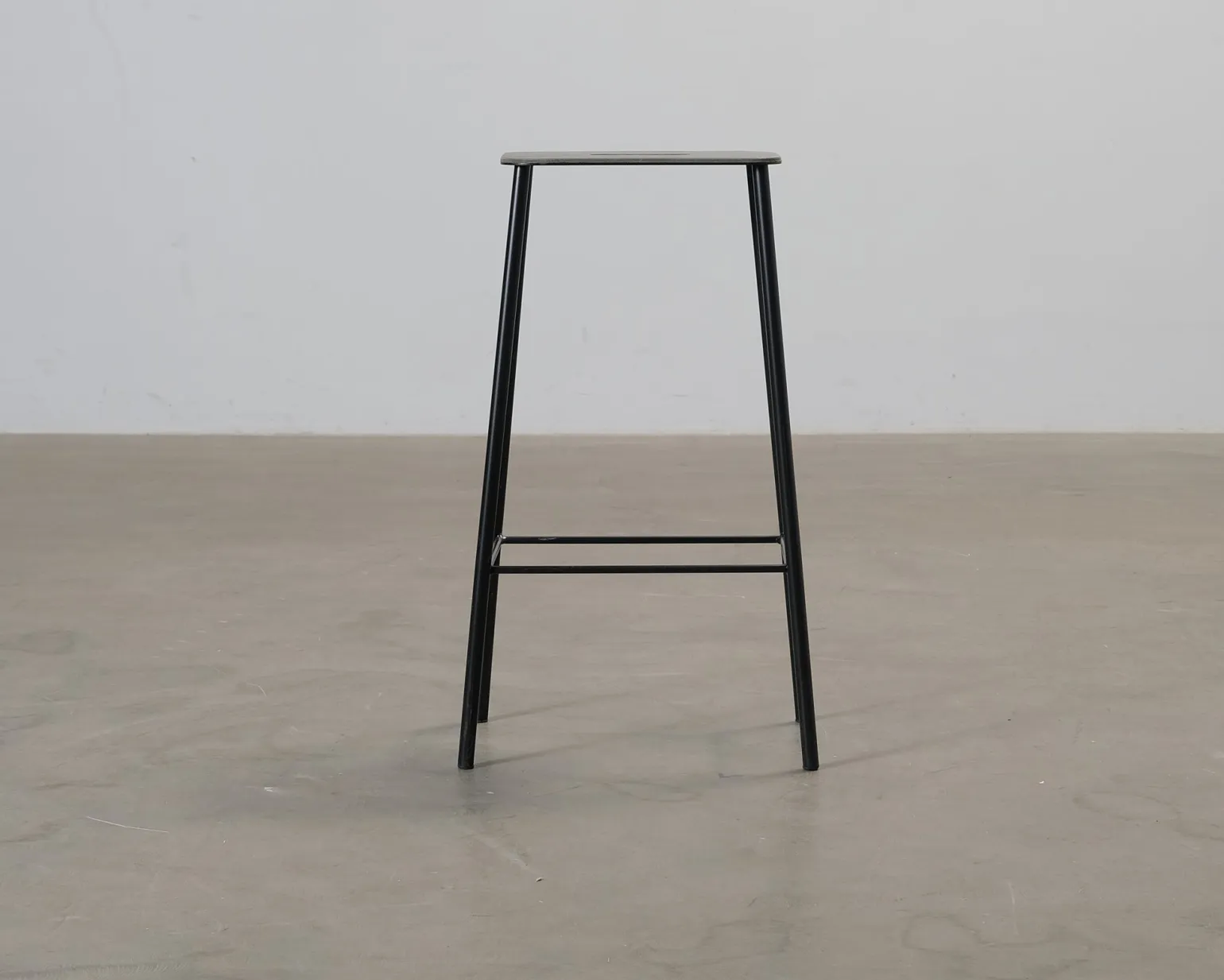 Frama Adam barpall 76 cm svart / läder