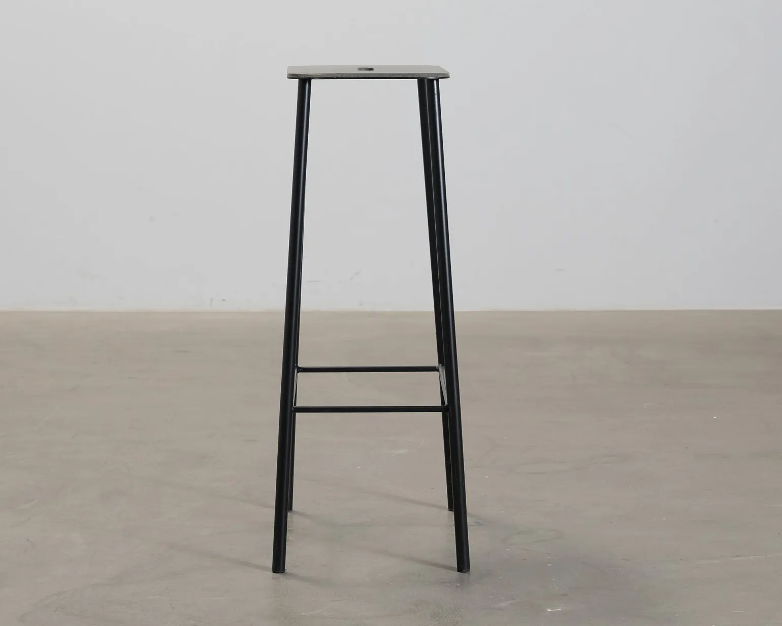 Frama Adam barpall 76 cm svart / läder