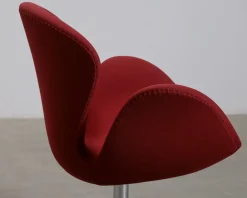 Fritz Hansen Swan 3220 fåtölj röd