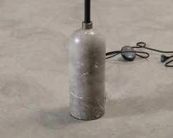 Gubi Gravity golvlampa grå marmor / canvas