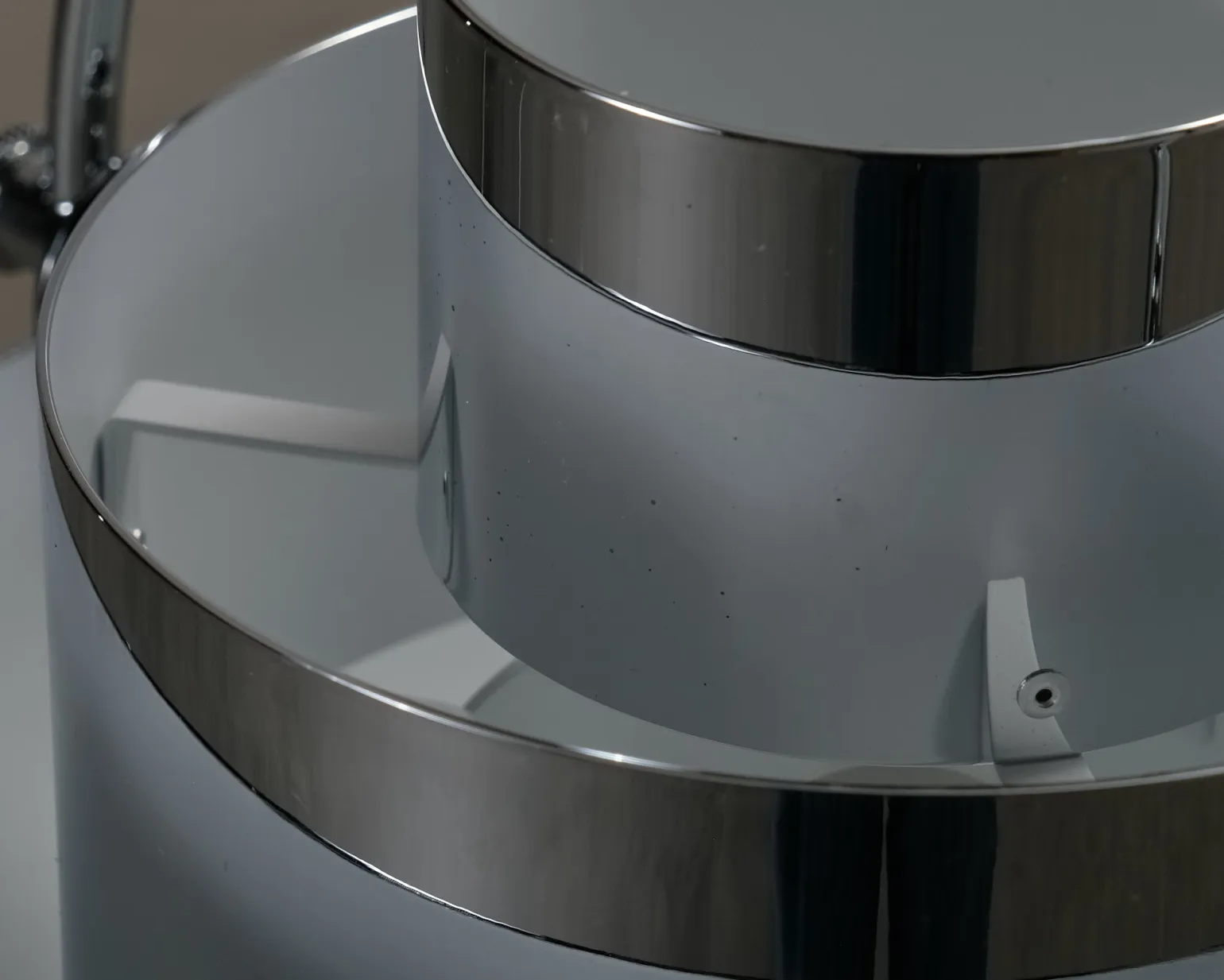 Gubi Multi-Lite bordslampa krom