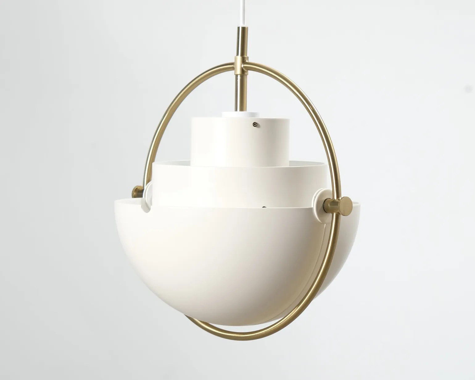 Gubi Multi-Lite pendellampa ø 25,5 cm vit / mässing